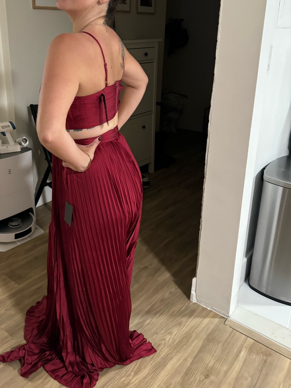 Burgundy Pleated Cutout Maxi Dress - Picture 2 of 4